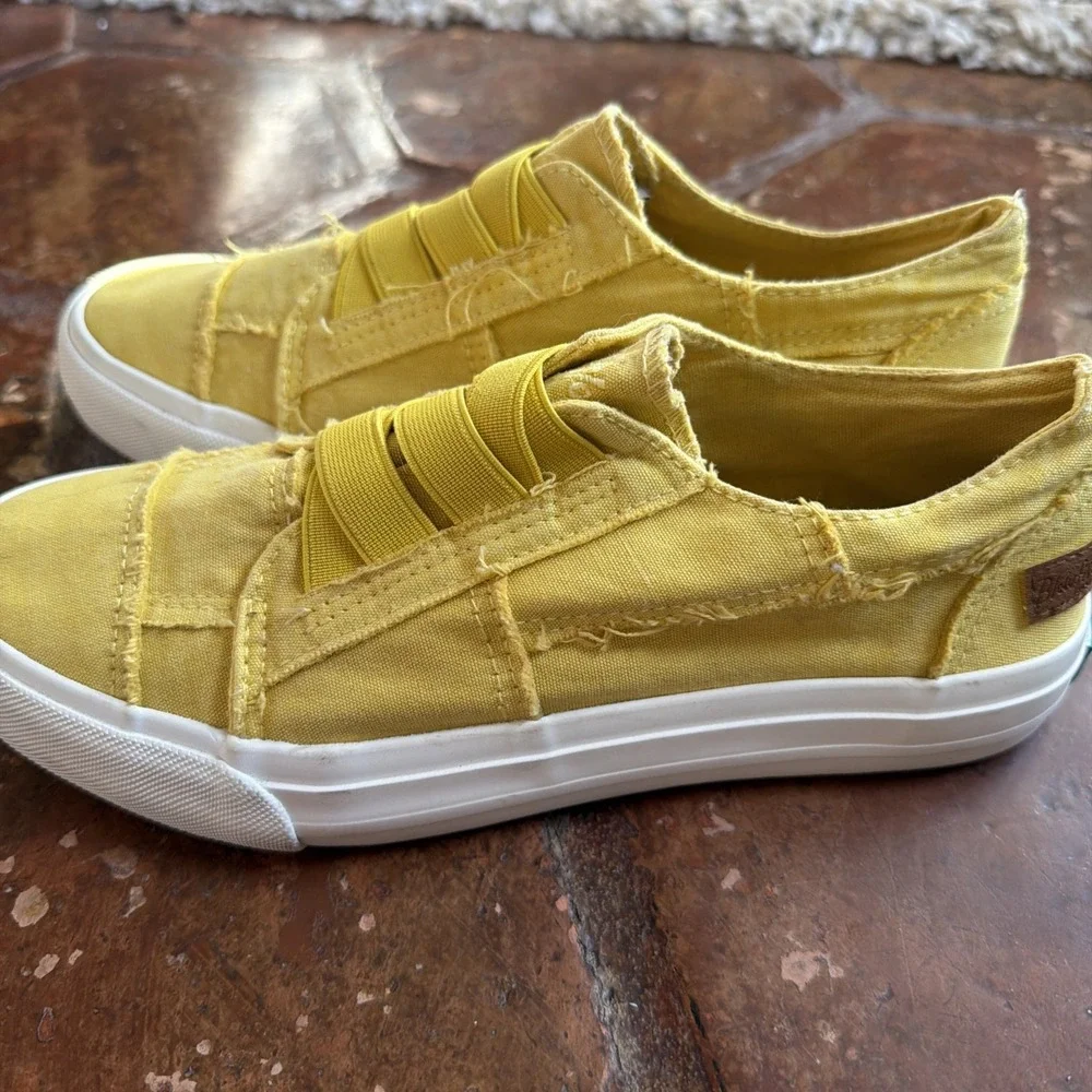 Blowfish Marley Women's Sneaker Yellow Slip On Frayed Edges 6.5